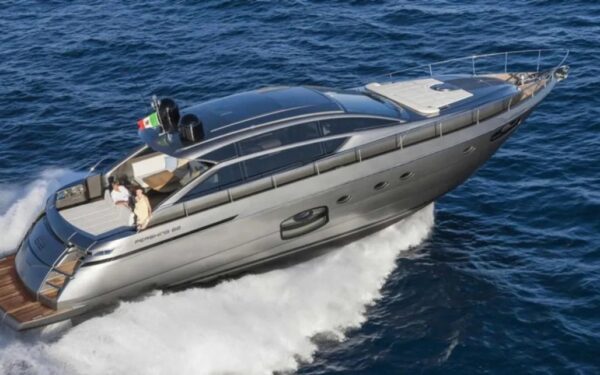 Pershing 62