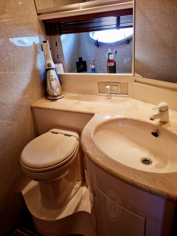 Pershing 54 - Image 8
