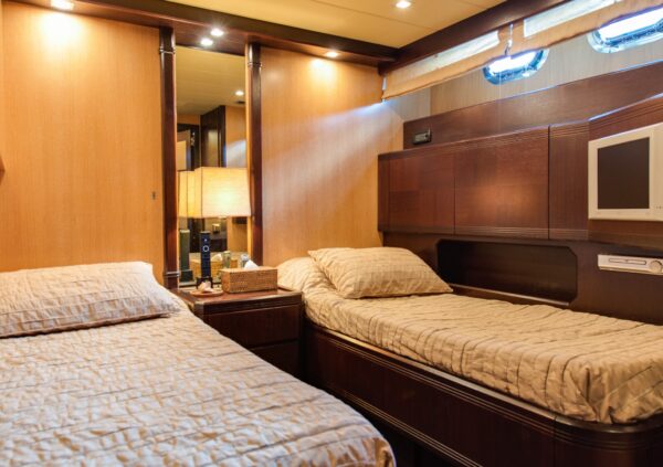 MANGUSTA 80 - Image 14