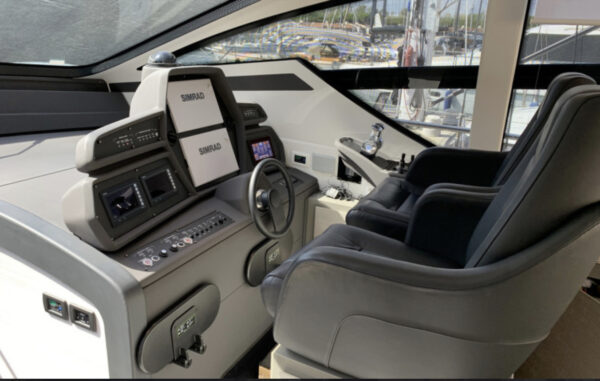 Pershing 62 - Image 7