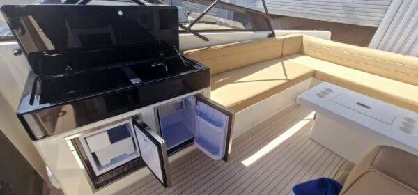 Vandutch 40 - Image 23