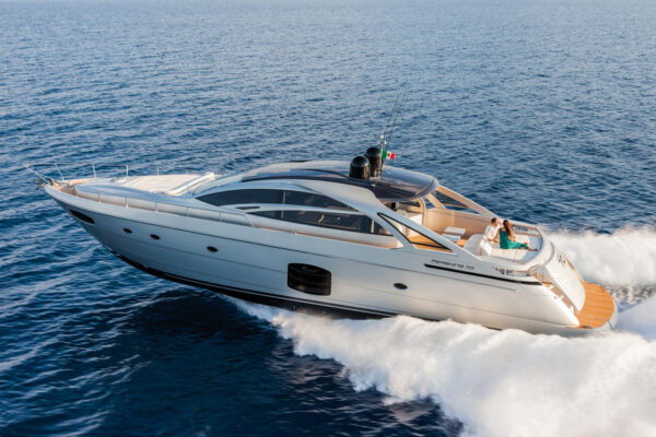 Pershing 70
