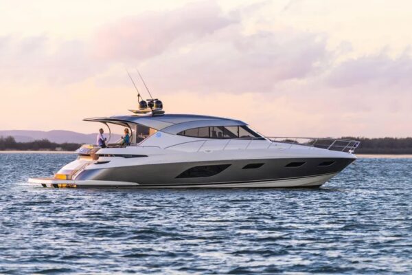 Riviera 6000 Sport Yacht Platinium