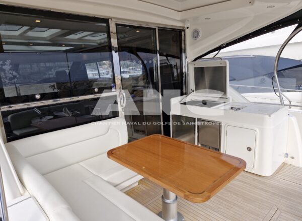 Riviera 6000 Sport Yacht Platinium - Image 5