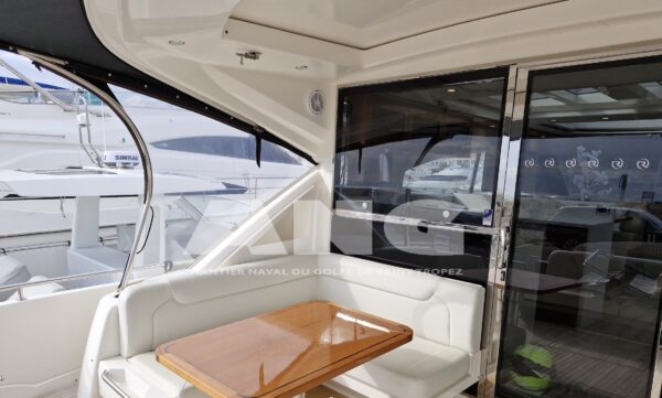 Riviera 6000 Sport Yacht Platinium - Image 4