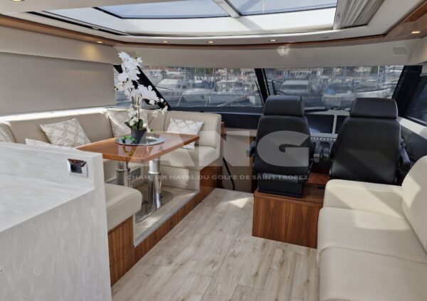 Riviera 6000 Sport Yacht Platinium - Image 7