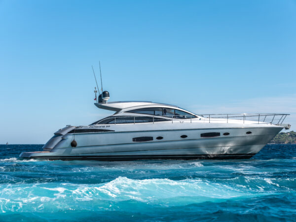 PERSHING 56 - 17 M