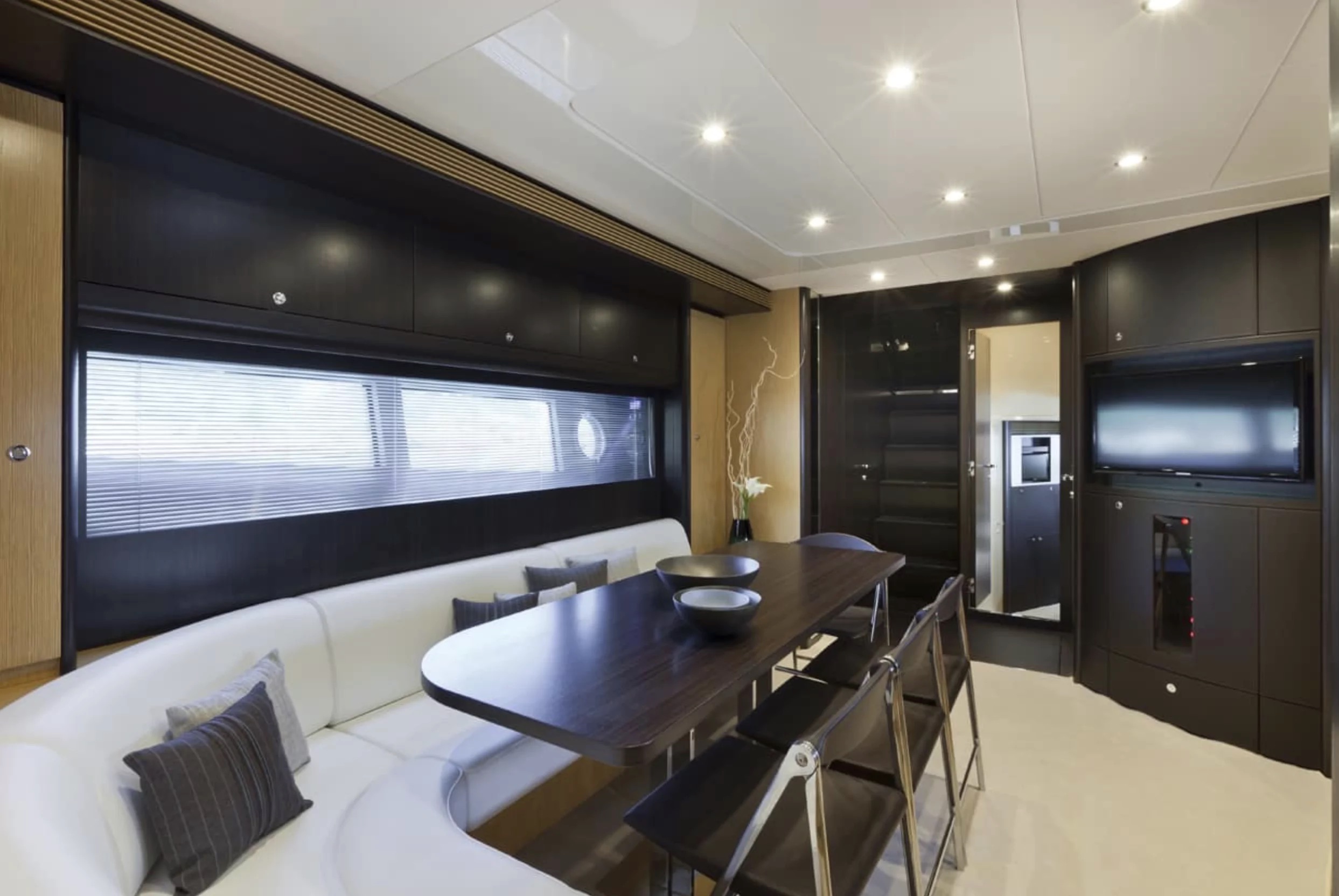 RIVA 63 VIRTUS - WEST FIELD - Image 5