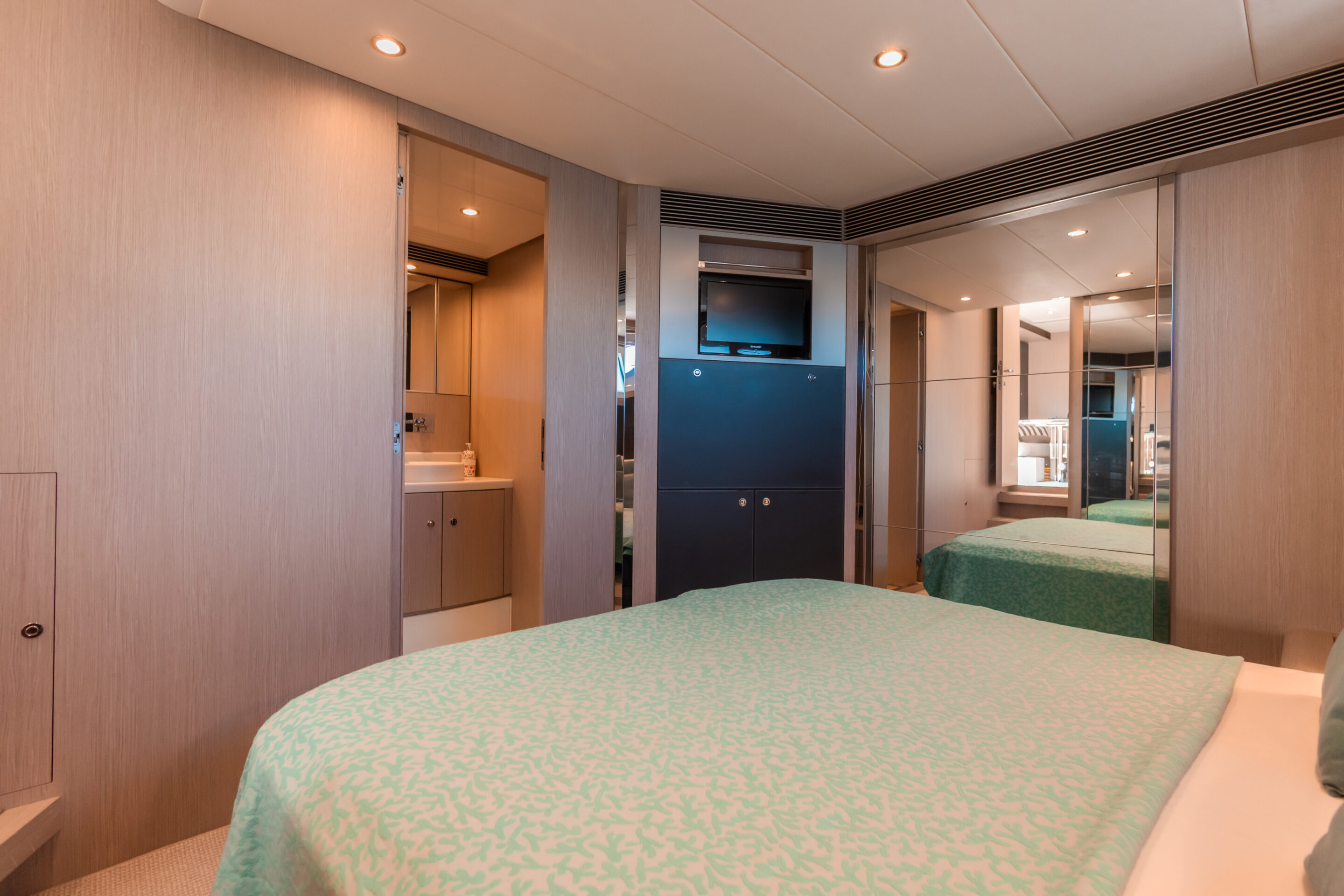 RIVA 63 VIRTUS - WEST FIELD - Image 11
